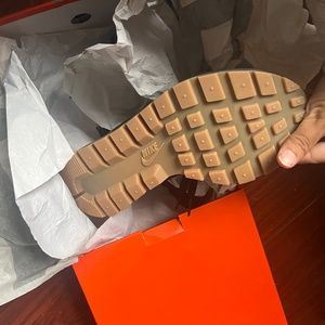 Brand new Nike x sacai vapor waffle in black has not been used